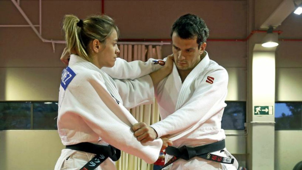 Los judokas Laura Gmez y Sugoi Uriarte, durante un ejercicio.