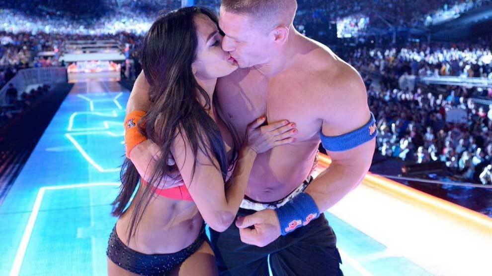 Nikki Bella y Jonh Cena despus de prometerse matrimonio