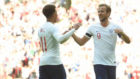 Alli y Kane celebran el segundo gol de Inglaterra.