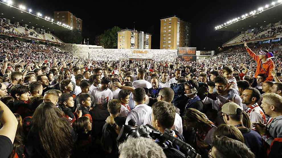 Vallecas celebr el ascenso a Primera divisin hace una semana por...