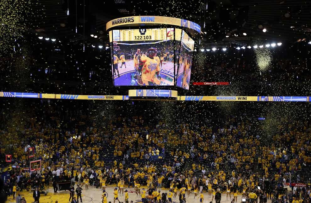 El oracle arena celebra la victoria | MARCA.com