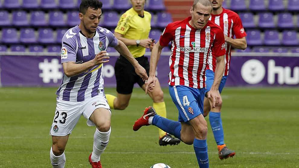 scar Plano y Bergantios, durante el partido entre Valladolid y...