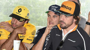 Alonso junto a Checo y Sainz, en el homenaje por su GP 300 ayer en...