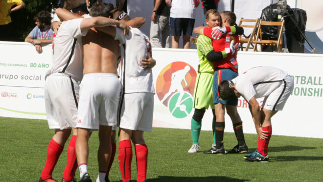 Rusia celebra su pase a semifinales ante el dsconsuelo de Espaa.