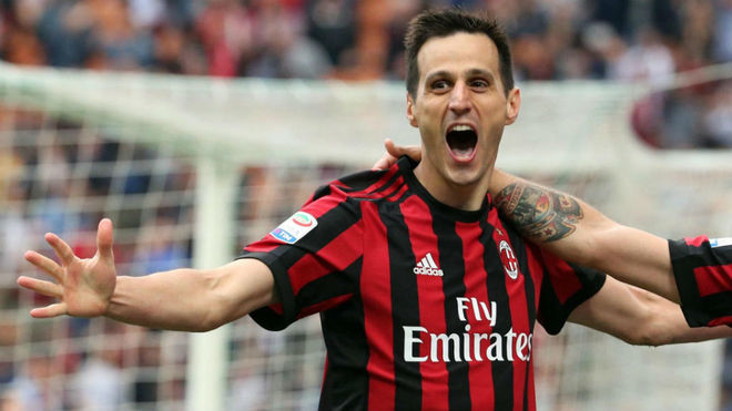 Kalinic celebra un gol con el Milan.