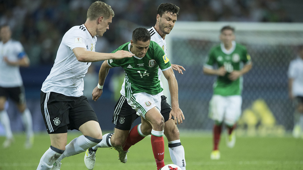 Chicharito, en el duelo contra Alemania de la Copa Confederaciones.