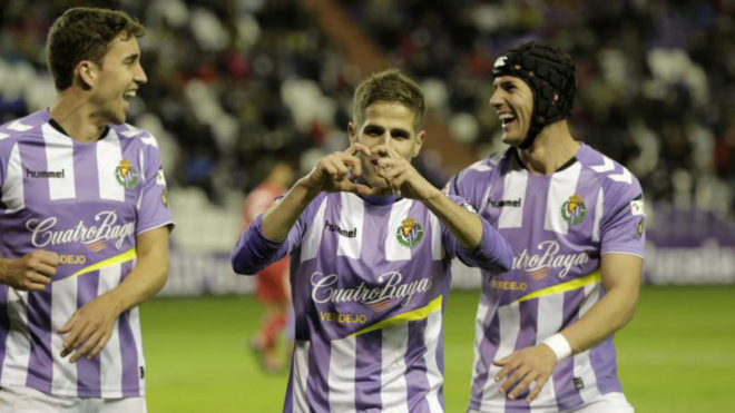 Hervas celebra un gol junto a Mata y Luismi.