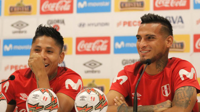 Los jugadores de la seleccin peruana de ftbol, Ral Ruidaz y...