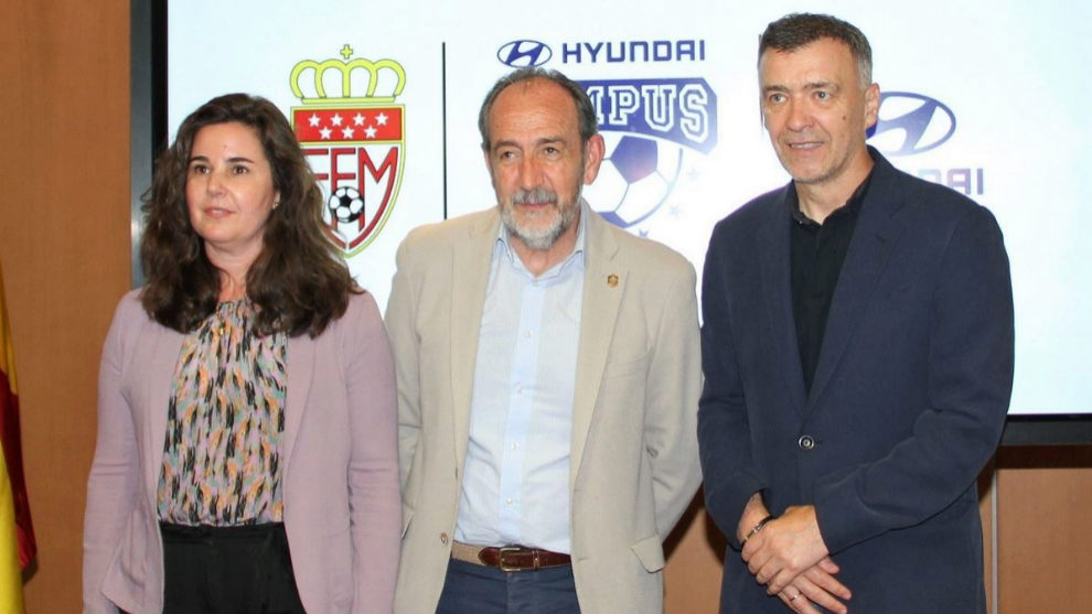 Elena Gris, directora de mrketing de Hyundai, Paco Dez, presidente...