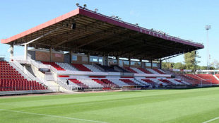 Imagen de la grada principal del estadio Municipal de Montilivi.