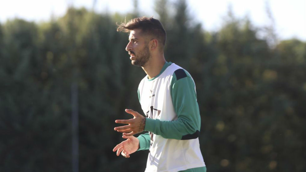 lvaro Vadillo, durante un entrenamiento con el Huesca esta temporada