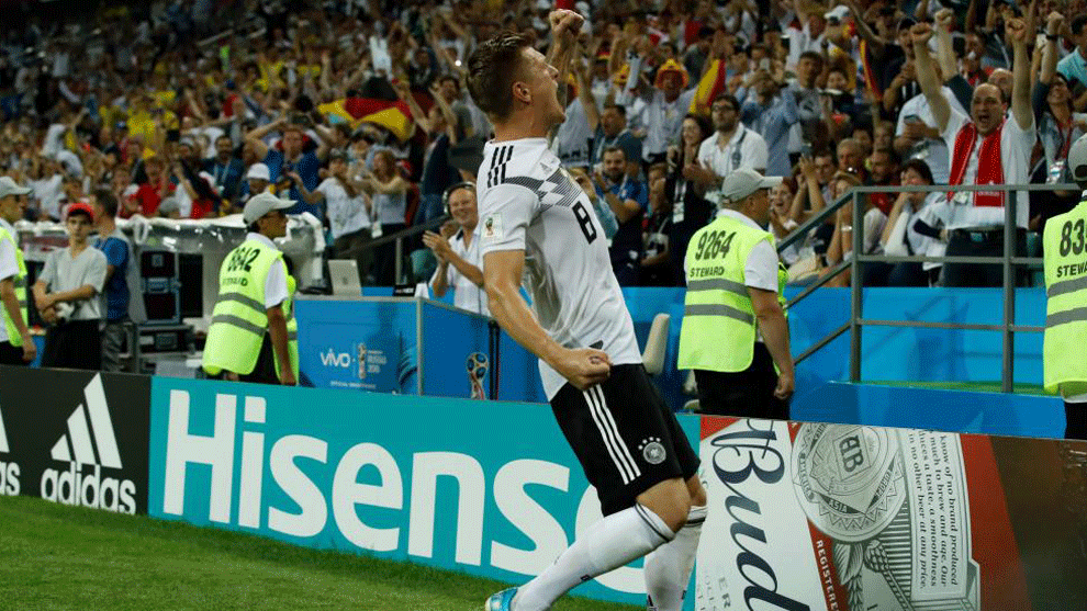 Toni Kroos celebrates winning injury time goal