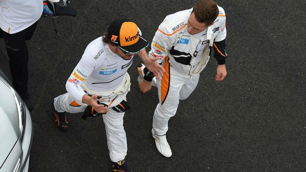 Alonso y Vandoorne, ayer tras la fatal calificacin de McLaren en...