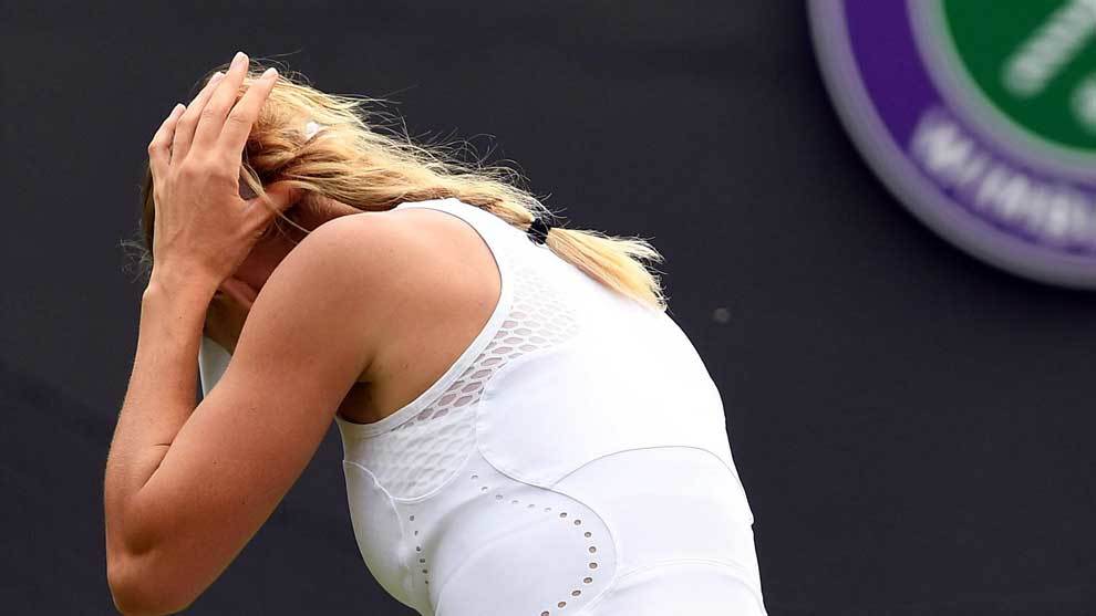 La tenista Caroline Wozniacki sufri el ataque de hormigas voladoras...