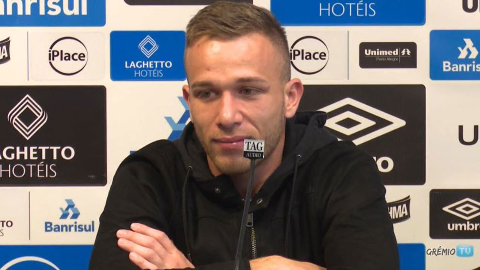 Arthur: Barcelona have asked to bring my arrival forward.