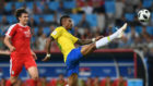 Paulinho remata el que de momento es su nico gol en el Mundial de...