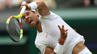 Rafael Nadal durante su partido de segunda ronda en Wimbledon 2018
