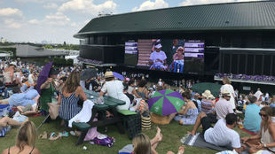 La aficin en la famosa colina de Wimbledon