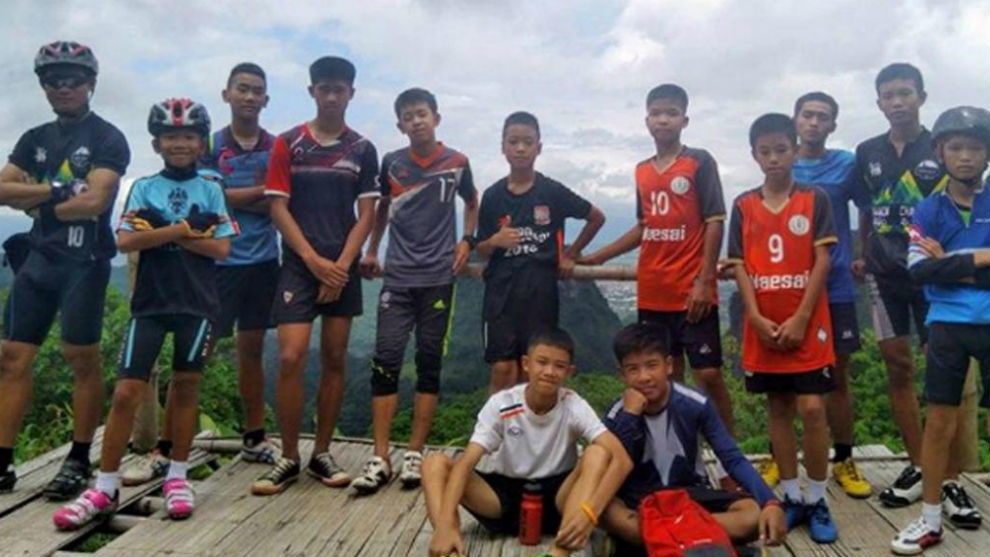 Los nios tailandeses que han sido evacuados con vida de una cueva en...