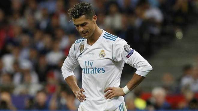Cristiano Ronaldo, cabizbajo en la final de la Champions ante el...