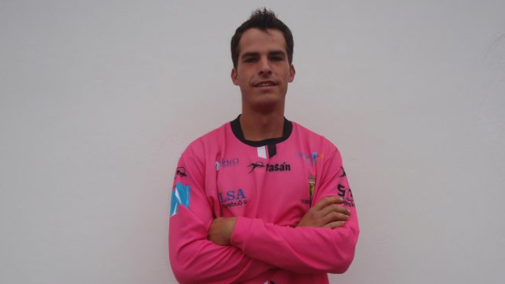 Pablo Salvarrey, con la camiseta del Torrelavega