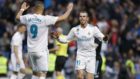 Benzema y Bale celebrando un gol en el Bernabeu.