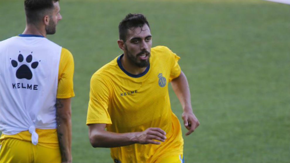 Borja Iglesias se ejercita en la Ciudad Deportiva.