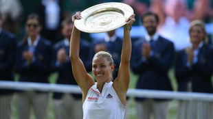 Kerber, con el trofeo de campeona