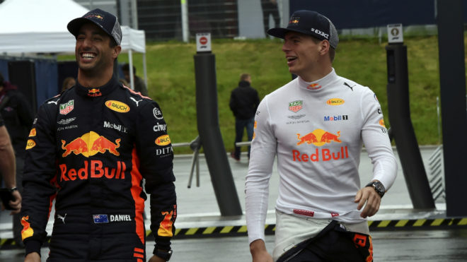 Ricciardo y Verstappen.