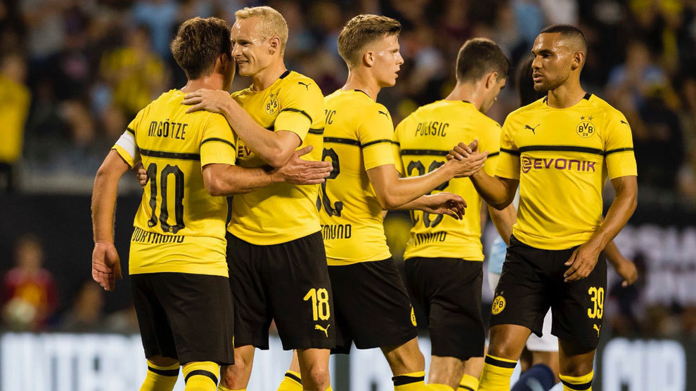 El equipo del Borussia celebrando la victoria