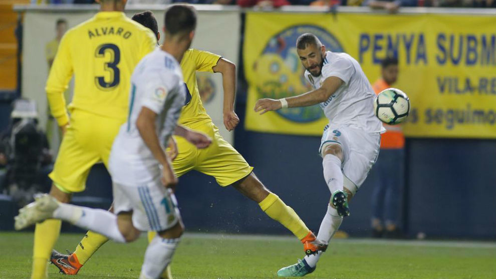 Benzema dispara a puerta en el ltimo Villarreal-Real Madrid