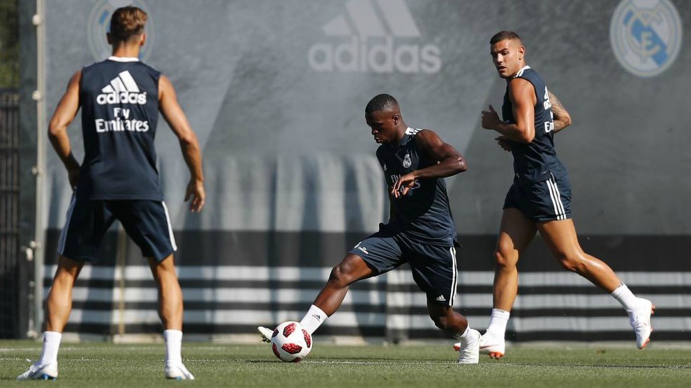 Vincius durante un entrenamiento con el Real Madrid.