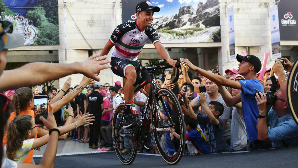 Fabio Aru recupera la sonrisa, como en la presentacin del Giro en Jerusaln.