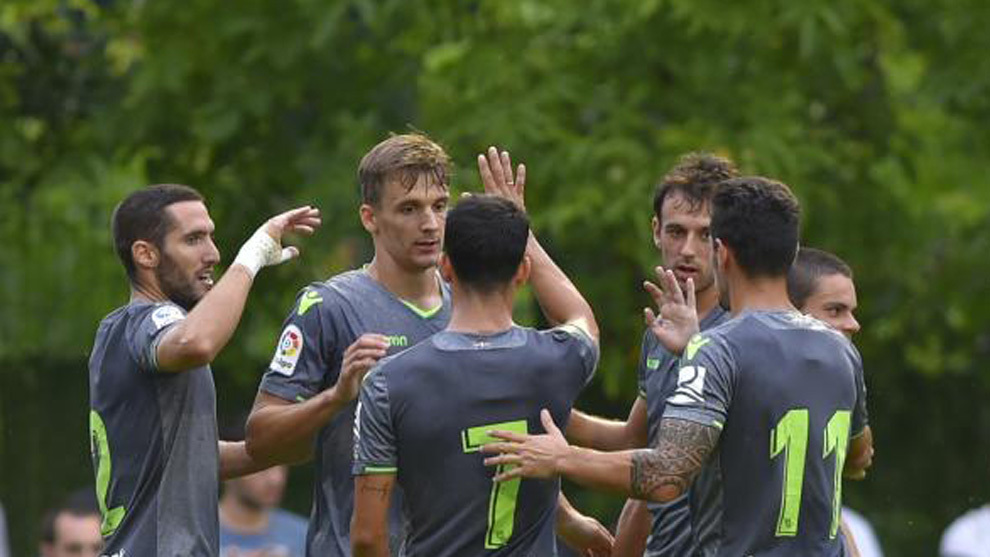 Diego Llorente celebra su gol marcado al Real Unin