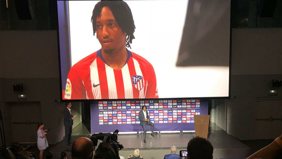 Gelson Martins, in his presentation with Atletico Madrid