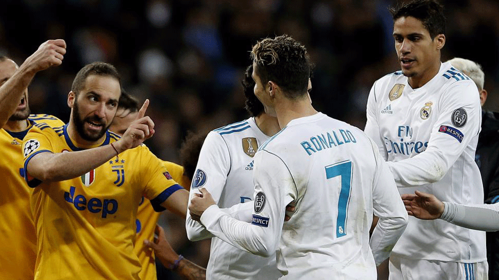 Tangana entre Higuain y Cristiano Ronaldo al final del partido de...
