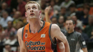 Tryggvi Hlinason, durante un encuentro del Valencia Basket.