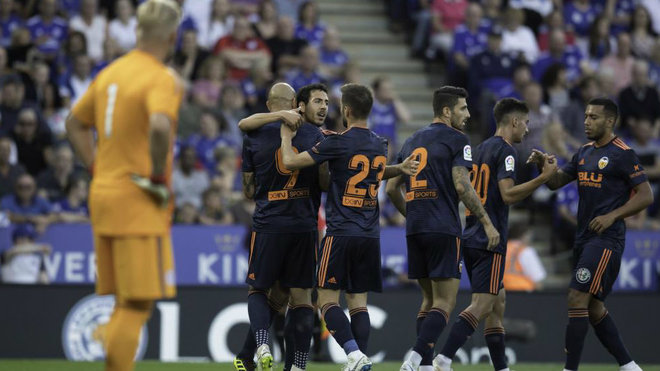 Los jugadores del Valencia celebran el gol de Parejo en Leicester.