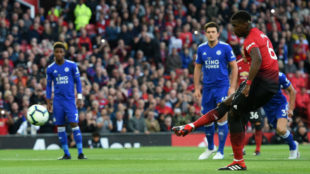 Shaw gets first career goal as Manchester United beat Leicester