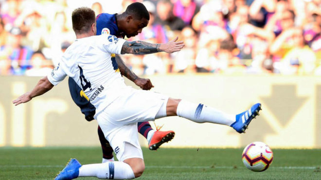 Malcom scores a goal during the match between Barcelona and Boca...