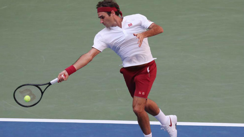 Federer pega de derecha