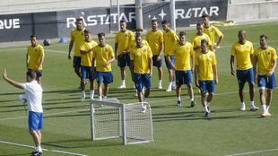 Rubi y los jugadores del Espanyol, durante un entrenamiento en Sant...