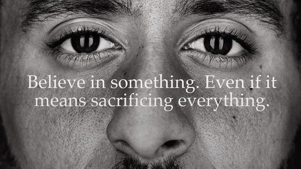 falda adolescente Sin personal NBA: Nike revoluciona el deporte al convertir a Kaepernick en su nuevo  Michael Jordan | Marca.com