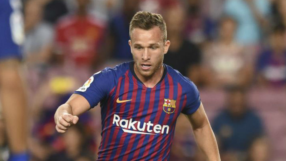 Arthur is earning praise from Barcelona legends.