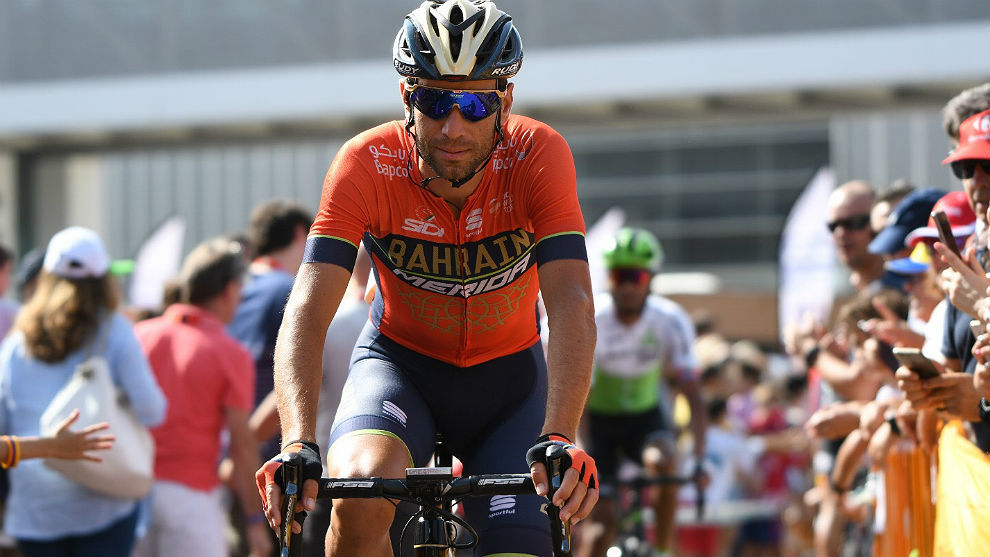Vincenzo Nibali, en una de las salidas de etapa en esta Vuelta.