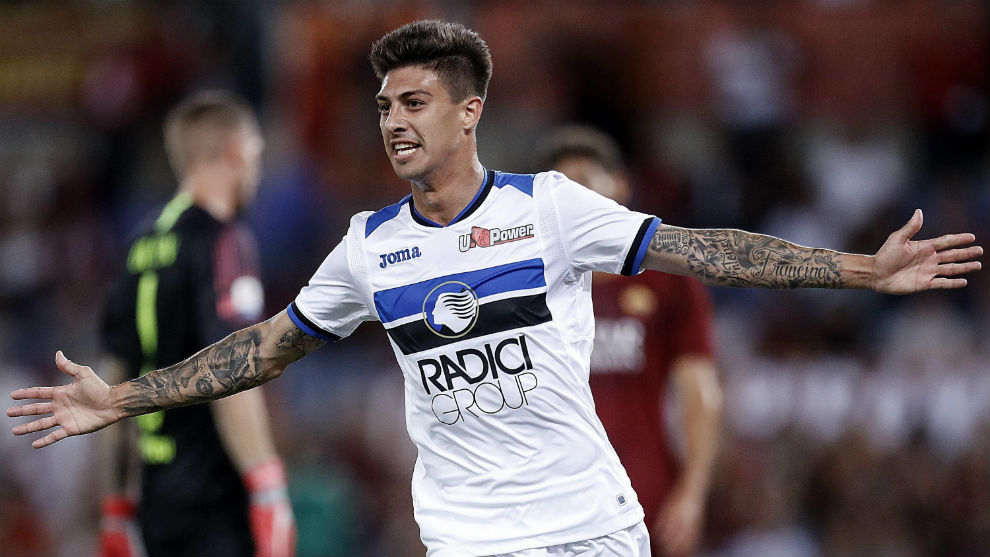 Emiliano Rigoni celebra un gol con el Atalanta