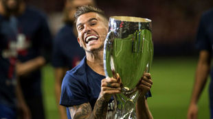 Lucas, con la Supercopa de Europa.