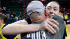 Breanna Stewart celebra el triunfo en la final de la WNBA.