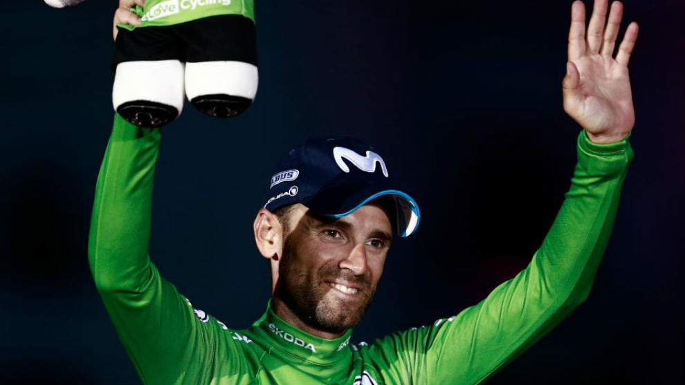 Alejandro Valverde en el podio de Madrid con el maillot verde.