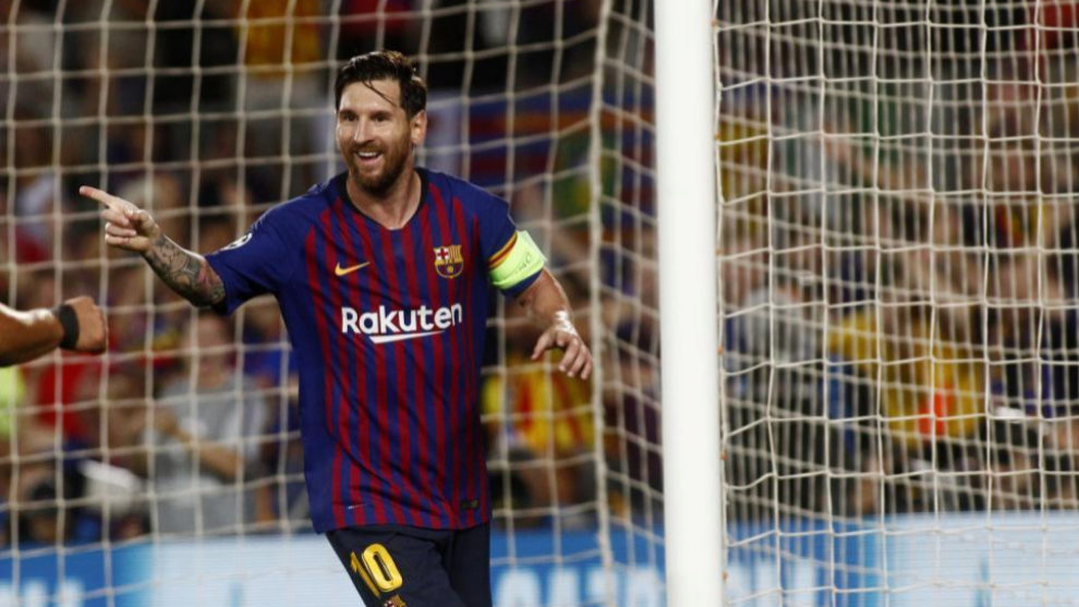 Messi celebra uno de los tres goles logrados ante el PSV.